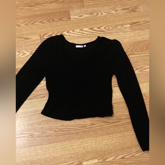 Black long sleeve with tie in front - Picture 1 of 1